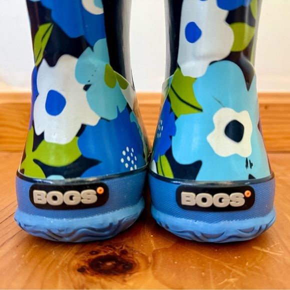Bogs Kids' Rain Boots | Size 1 - Picture 7 of 11